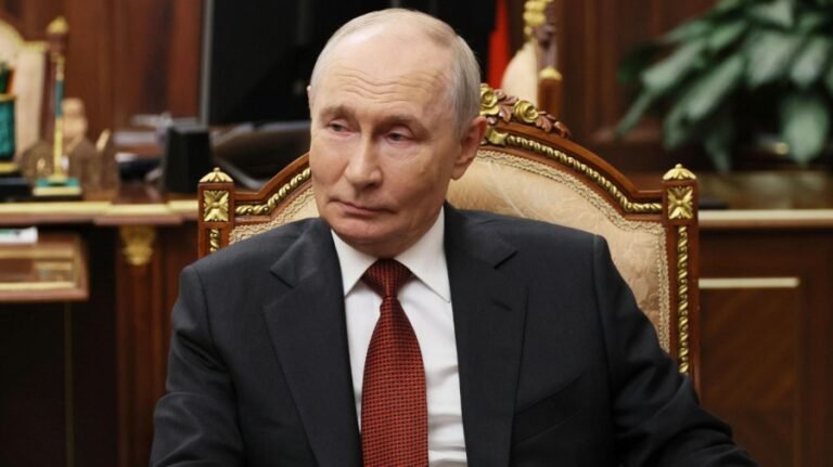 Russia calls talks with US envoys "useful"