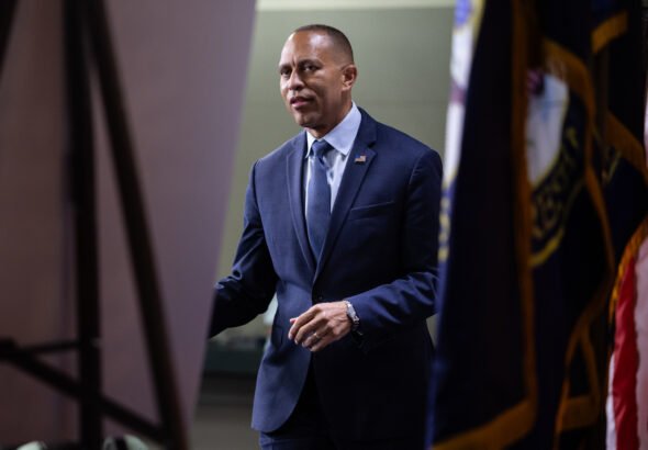 Hakeem Jeffries declines to detail consequences for rogue Democrats, cites ‘forward-looking’ conversation
