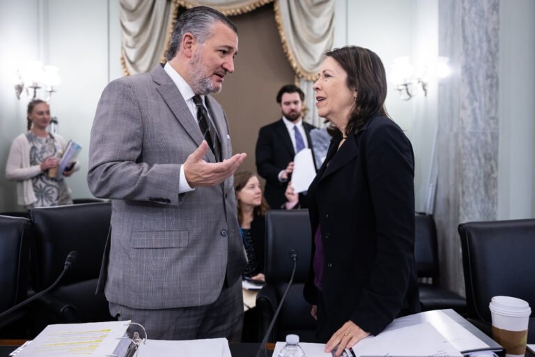 Senate passes bipartisan bill to overhaul college sports