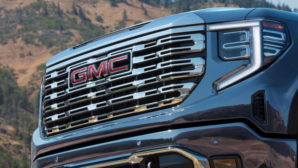 Toyota's 583-LB-FT Tundra Hybrid Tows 1,850 Pounds Less Than GMC's Sierra Duramax