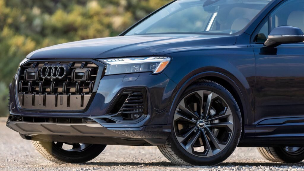 How To Score Full-Size Audi Q7 Luxury for Mid-Level SUV Prices Right Now