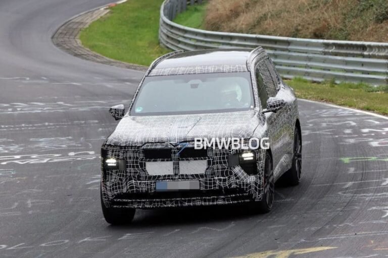 2028 BMW X7 M60 (G67) Spied At The Nürburgring With M Yellow Lights And Quad Exhaust Tips