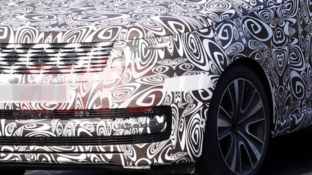 2028 Range Rover Spy Shots Reveal Changes You'll Barely Notice