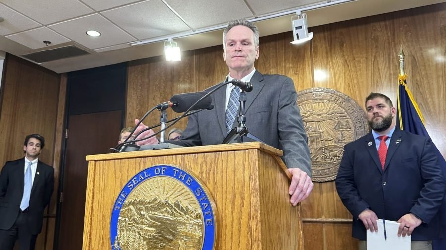 Cook Political Report shifts 4 governors' races toward Democrats