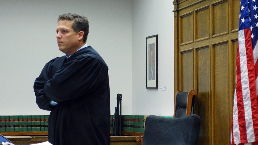 Appeals court pauses fired federal prosecutor's reinstatement