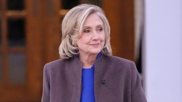 Hillary Clinton unveils first endorsement in House, Senate midterm races