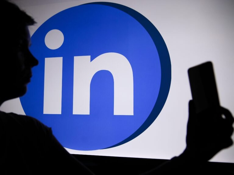 LinkedIn is overhauling employee bonuses, memo shows