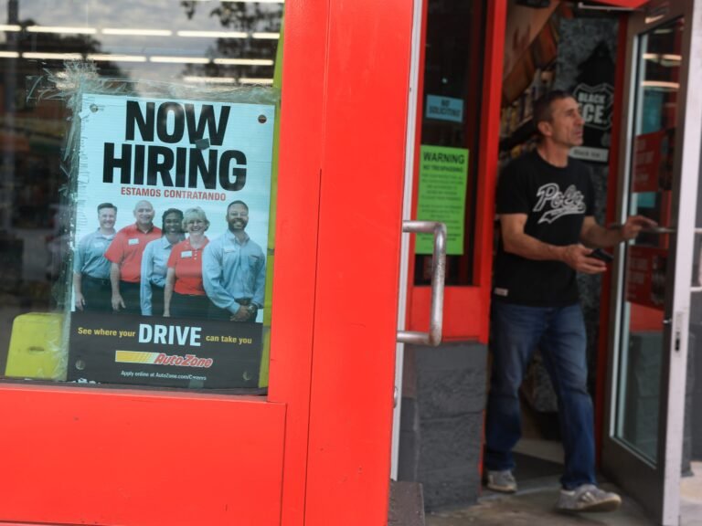 Retail's holiday hiring push is shaping up to be worse than last year's disappointing run