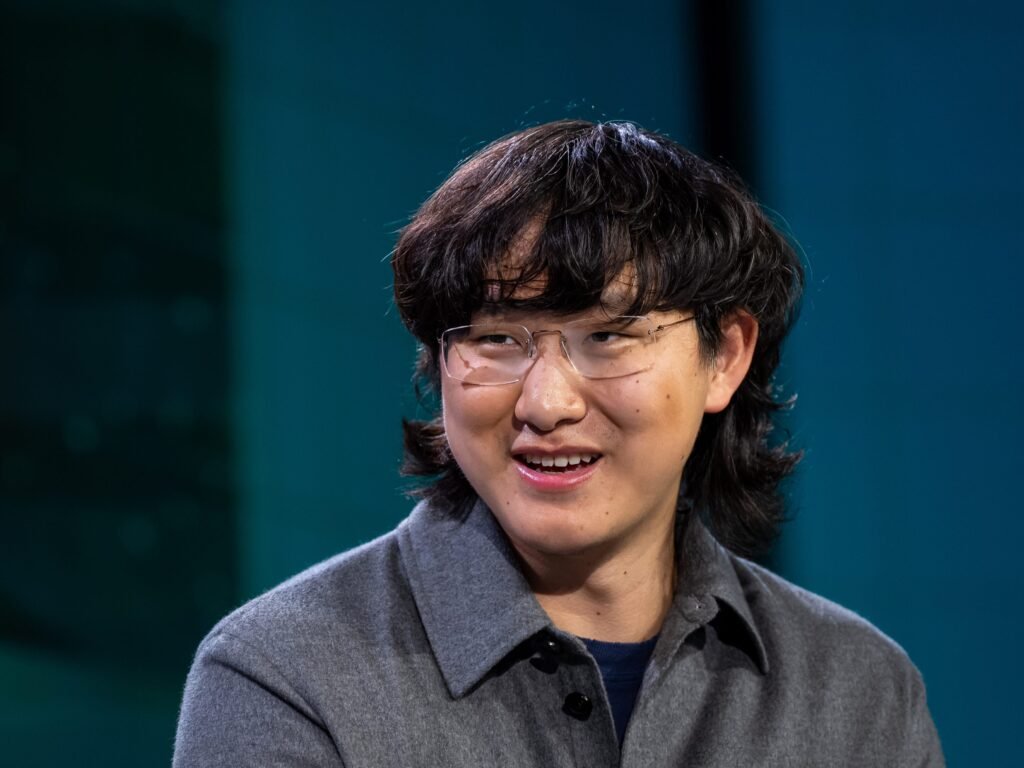 What Alexandr Wang says he learned from Mark Zuckerberg's 'really long' WhatsApp DMs