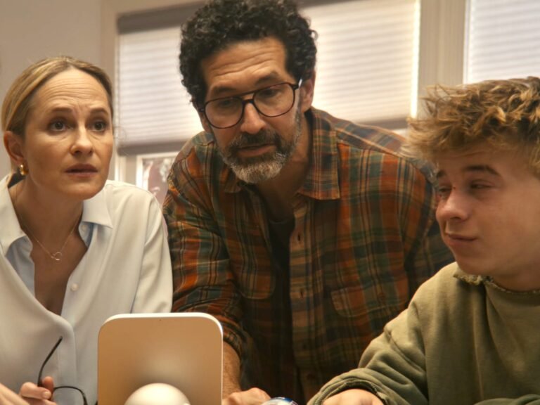 Ad pros say Apple's chaotic new commercial fails at what the brand once did best