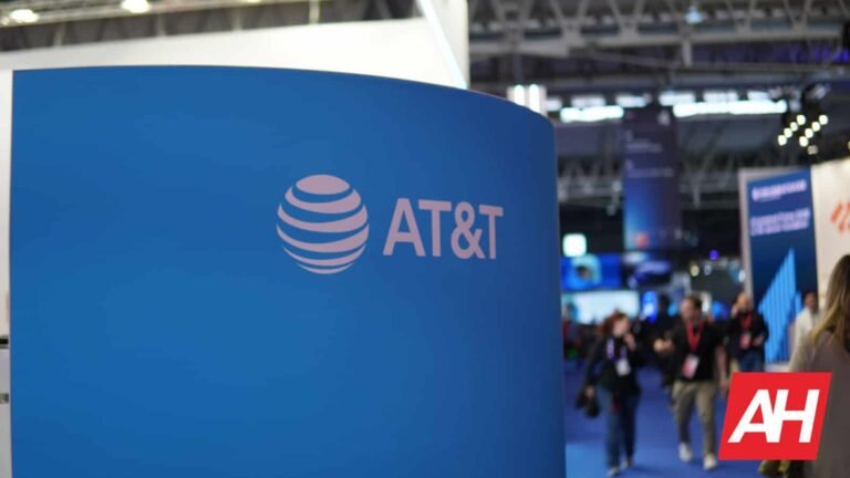 Major US carriers stop fighting long enough to achieve a common good