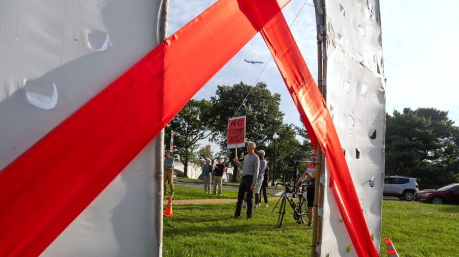 Trump on protesters at site of proposed arch: 'Do these people not have jobs?'