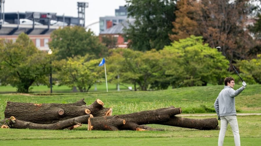 Judge refuses DOJ’s demand to step aside from golf course hearing 