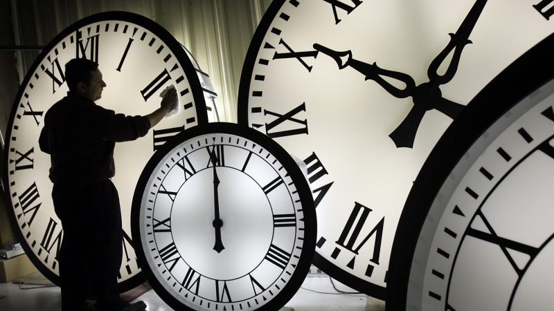 The 3 approaches to daylight saving time considered this year, and what happened to them