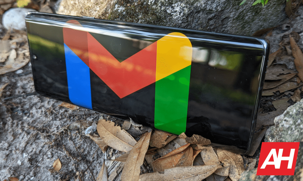 Google May Soon Add New Voice Options to Gmail Live