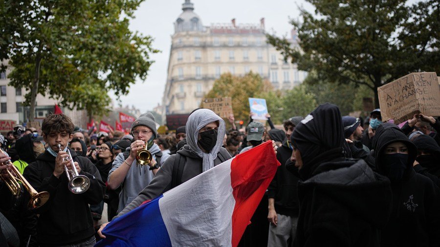The Movement: Paris is burning. The American right is watching.
