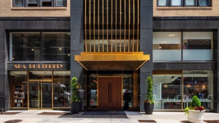 Marx Realty Secures Two Leases at 10 Grand Central