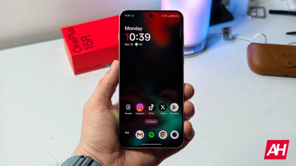 OnePlus Is Reportedly Testing a 240Hz Display, Possibly for the OnePlus 17
