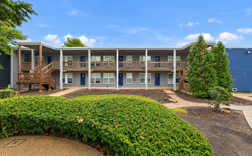 Essex Realty Group Closes Sale of $17M Suburban Chicago Apartments