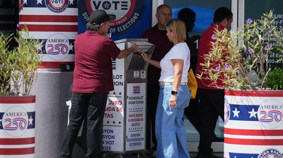 Democrats see battleground map expand to South Carolina, Florida, Mississippi