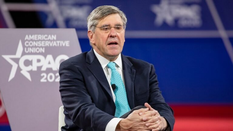 Former White House economic adviser on Fed rates: 'Tough position' for Warsh