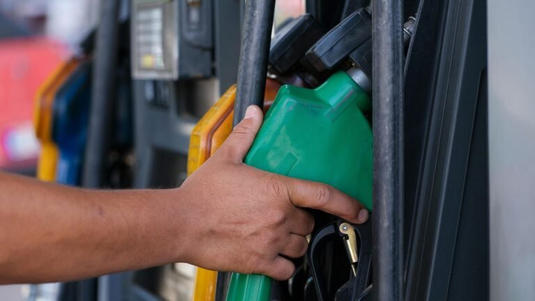 Diesel Prices Reached $6.53 And The Trucking Industry Is Losing