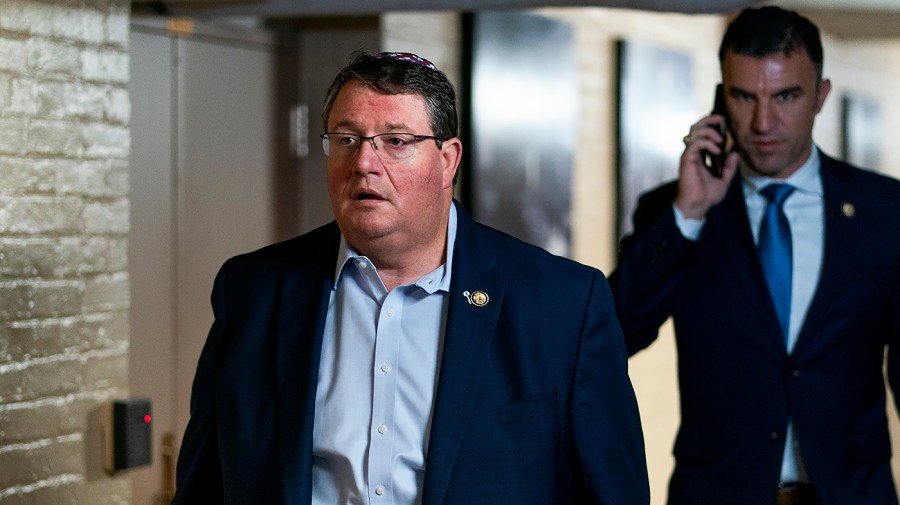 GOP lawmaker says he will move to expel Omar
