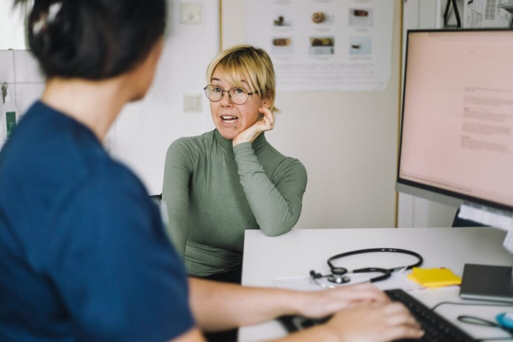 What OB-GYNs Want You To Know Before Your First Perimenopause Appointment