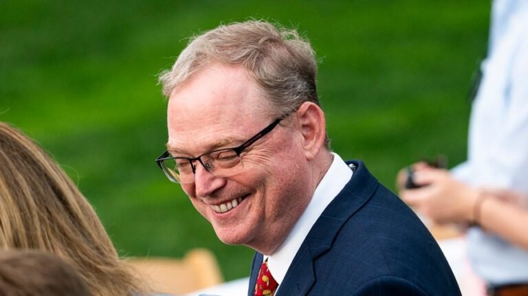 Hassett says on negative polling on economy: ‘I just don't buy it’