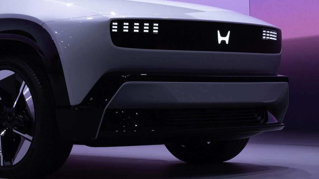 Honda's Wireless Highway Charging Could Make Big Batteries Obsolete
