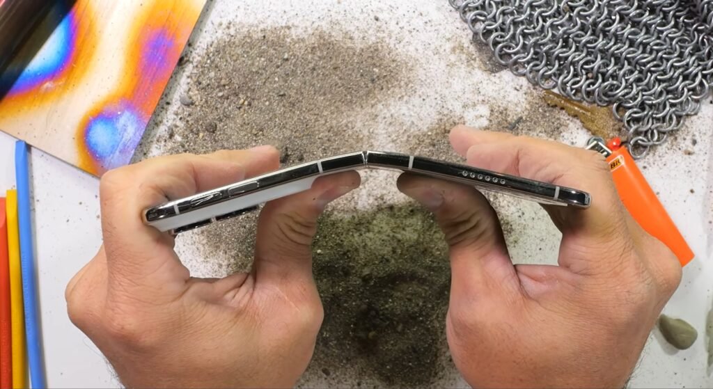 iPhone Duo Fails Durability Test, and the Main Display Gives Out