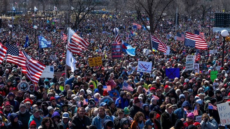 ‘No Kings’ October 17 protest: 2,500 rallies, marches, and parties in all 50 states urge Americans to vote early in midterm election
