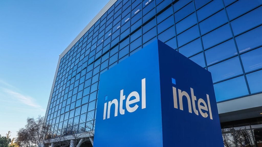 Tech stocks down: Intel, Reddit, and Amazon are getting hammered. Has the AI reckoning arrived?
