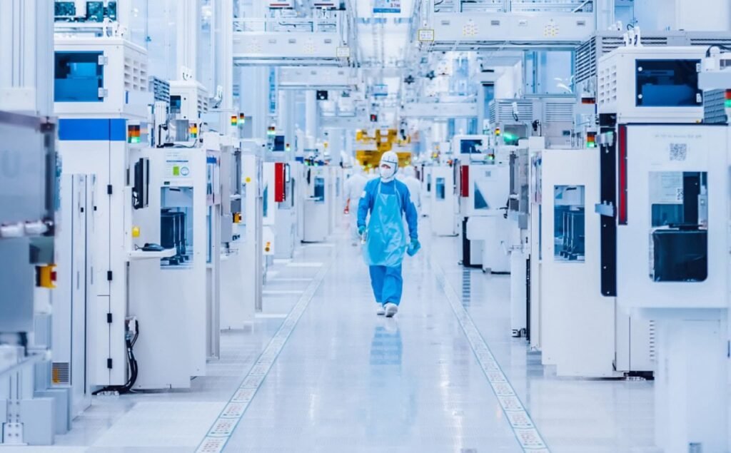 Samsung Memory Is Nearly Sold Out for Next Year as Big Tech Is Panic Buying