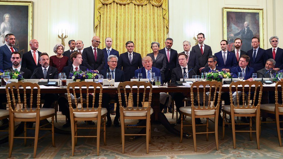 White House relies on existing laws to regulate AI