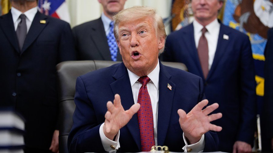 GOP senators warn Trump is hurting Republicans with independents