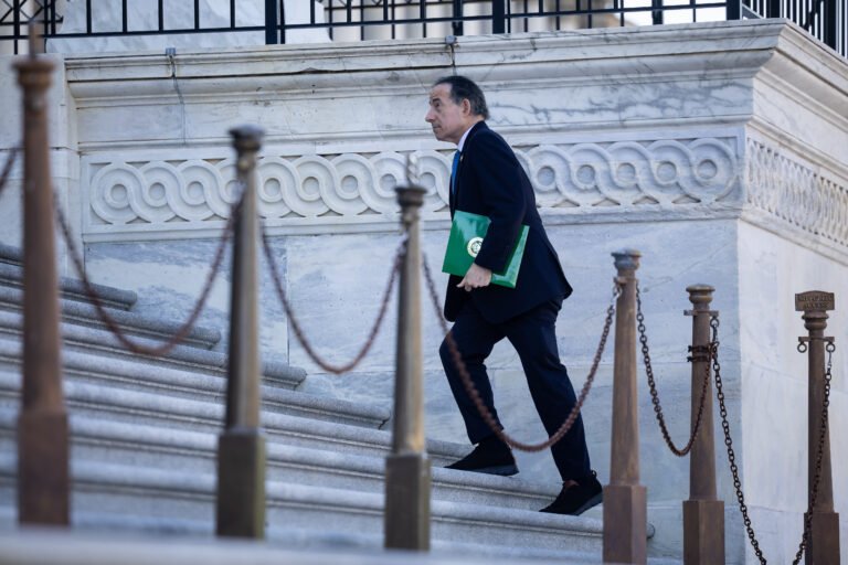 Raskin warns oil industry against Trump's Russian diesel deal